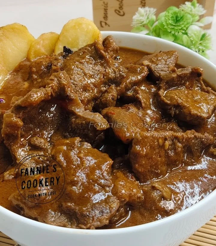 Mouthwatering beef asado served with traditional sides