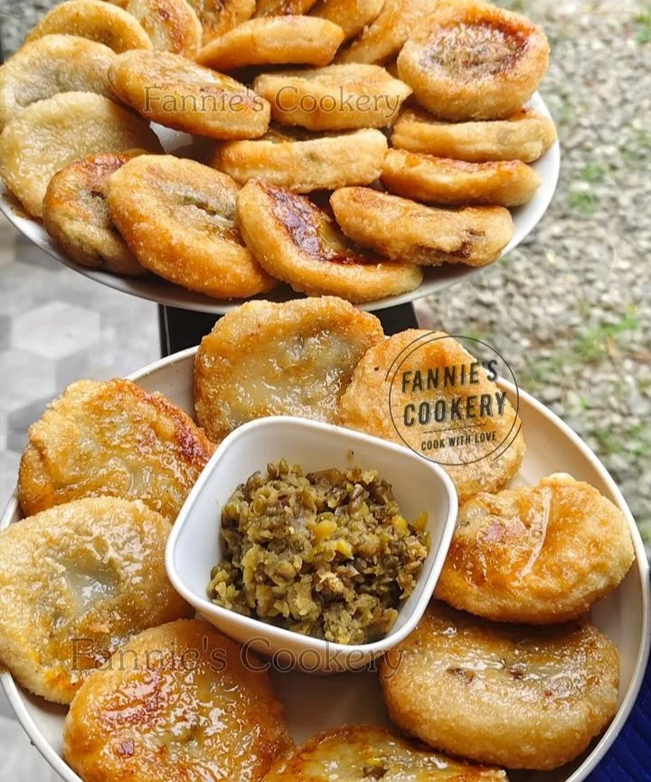 A bottle of Native Buchi probiotic drink on a wooden table.