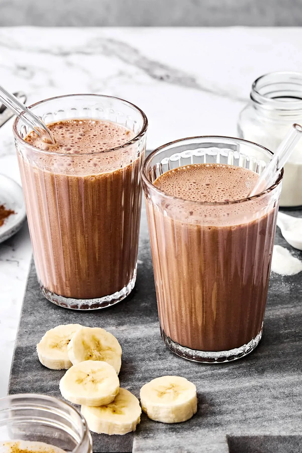 Chocolate collagen smoothie rich in flavor and health benefits