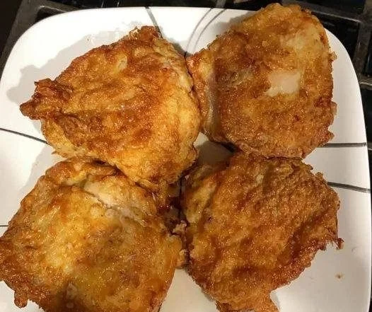 Deliciously crispy fried chicken ready to serve