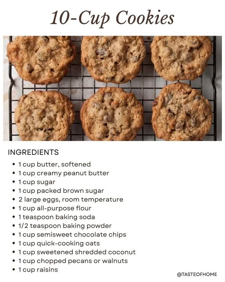 Baking tray with easy 10-cup cookies ready to eat